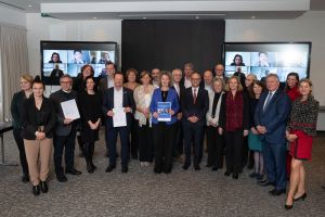 Woman_in_Rail_WEB-000