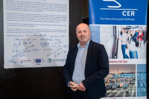 Woman_in_Rail_WEB-176