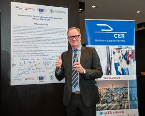 Woman_in_Rail_WEB-180