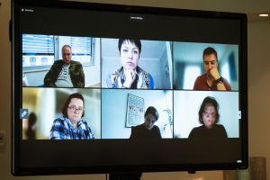 Woman_in_Rail_WEB-29