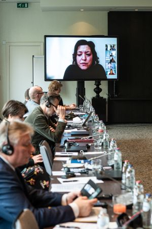 Woman_in_Rail_WEB-56